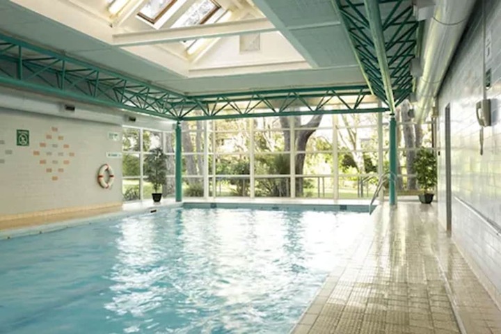 Pool Hotel