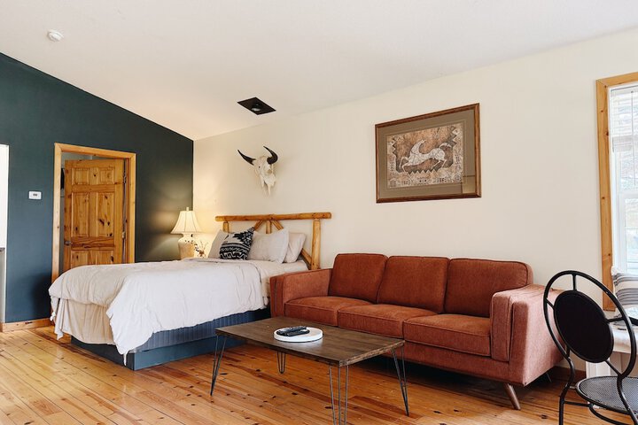 Room 28 of 53