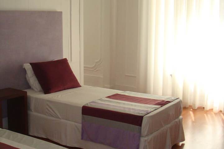 Room 12 of 46