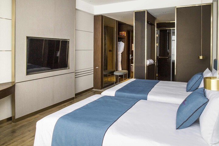 Room 9 of 44