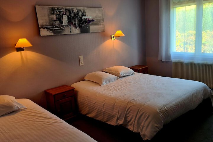 Room 4 of 25