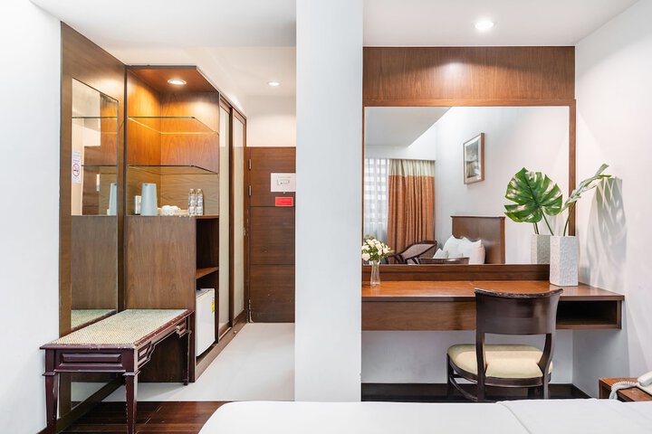 Room 17 of 146