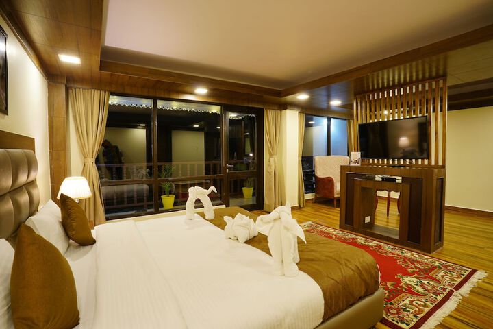 Room 34 of 81