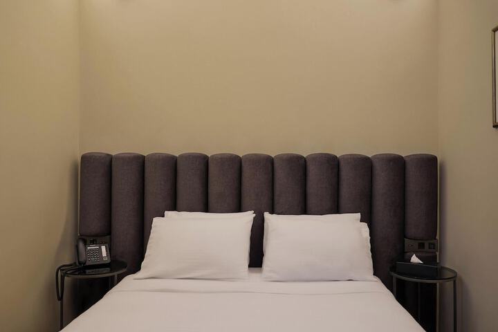 Room 12 of 69