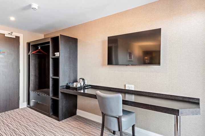 Room 21 of 46