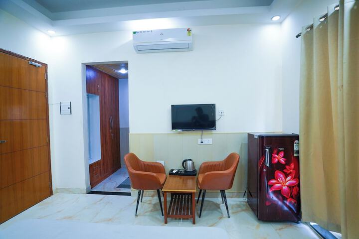 Room 11 of 77