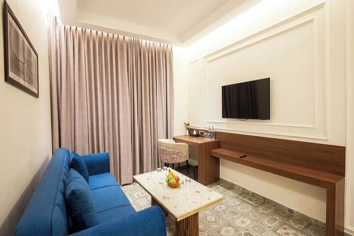 Room 28 of 67