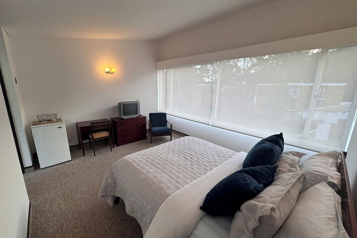 Room 17 of 30