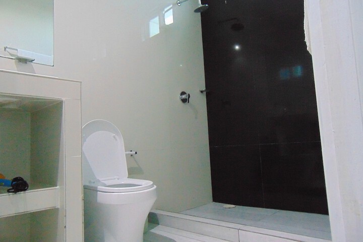 Room 33 of 51