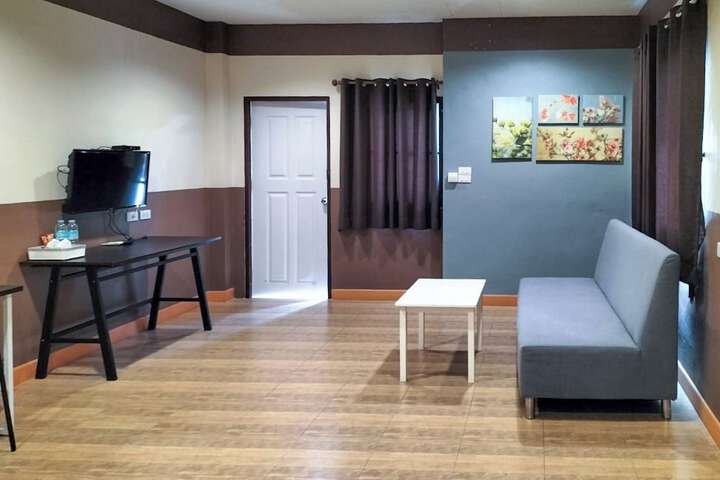 Room 21 of 156