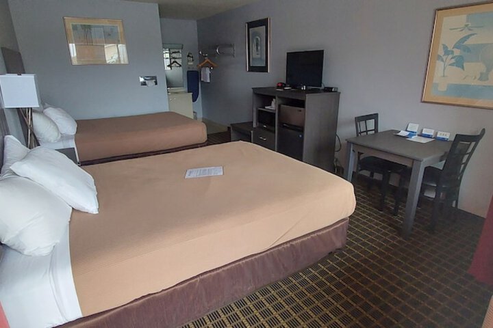 Room 8 of 22