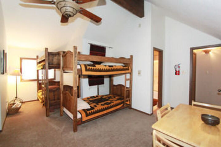 Room 5 of 8