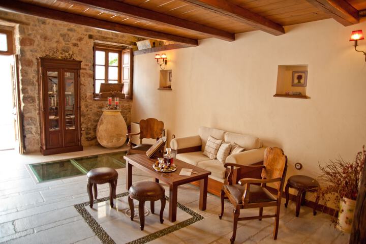 Guest Lobby