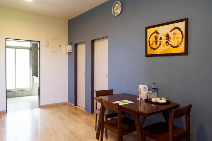 Room 13 of 30