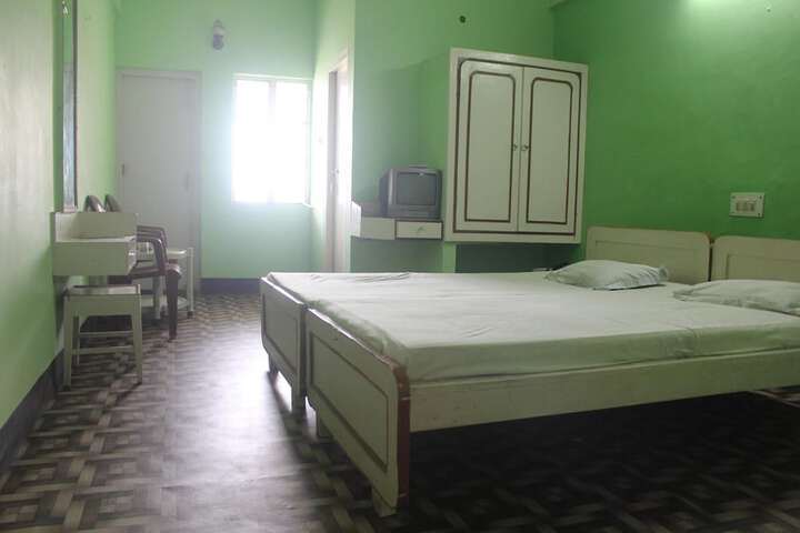 Room 8 of 65