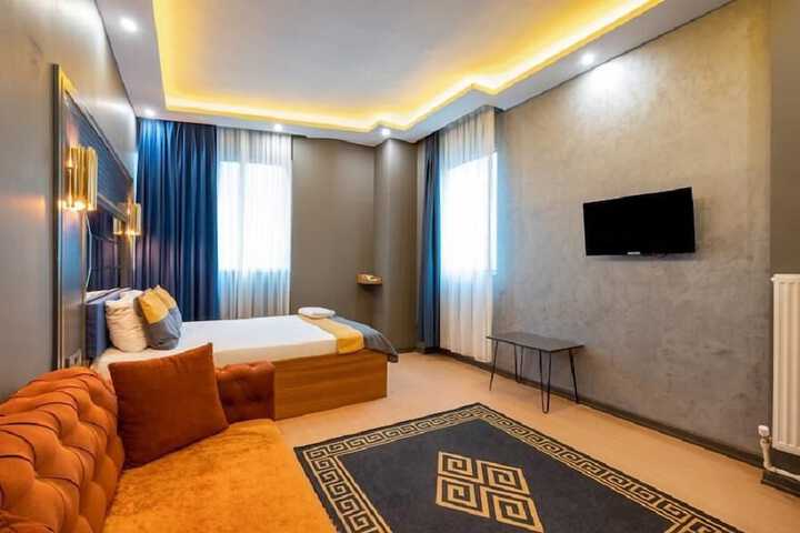 Room 9 of 24