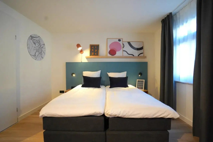 Room 6 of 14