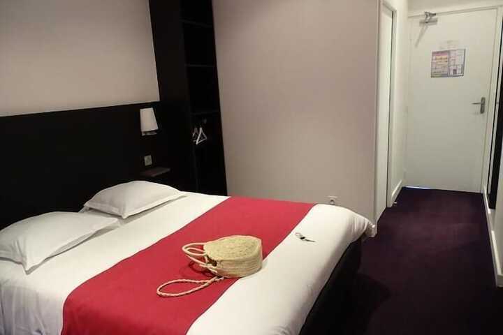 Room 12 of 31