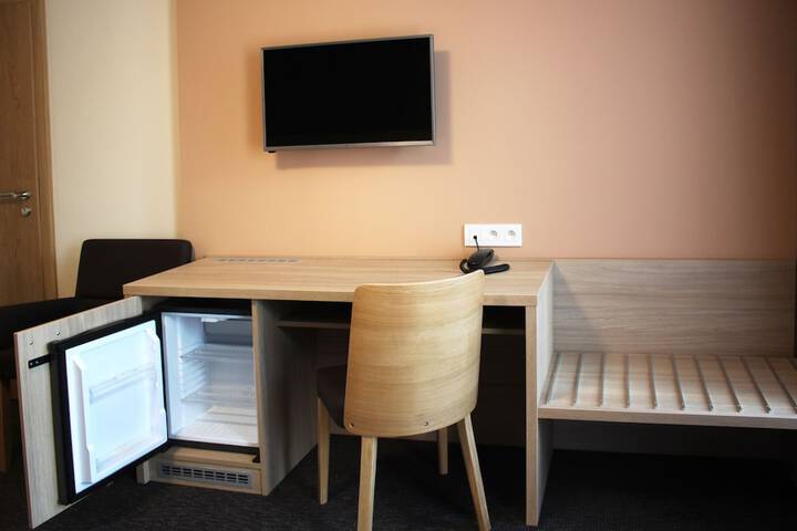 Room 25 of 91