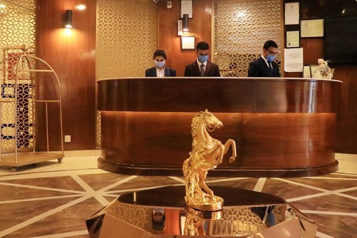 HILTON SUITES