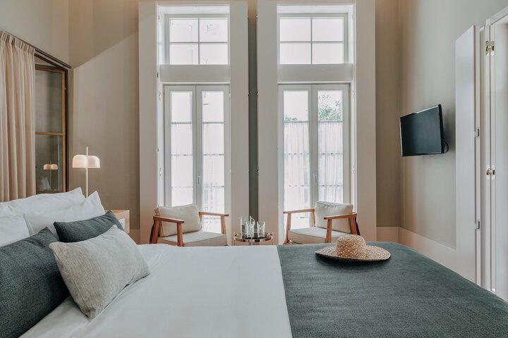 Room 21 of 77