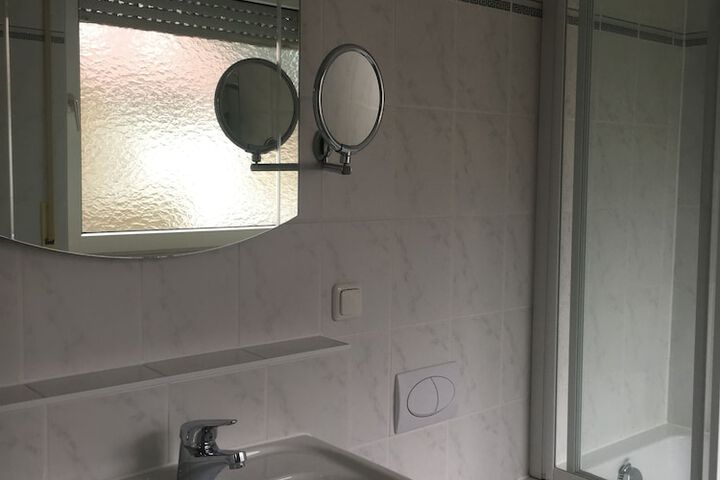 Room 11 of 17