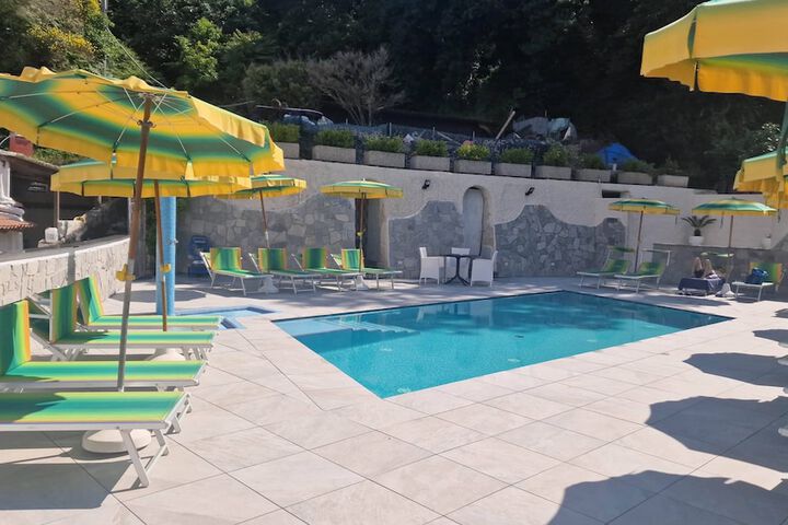 Pool 49 of 87