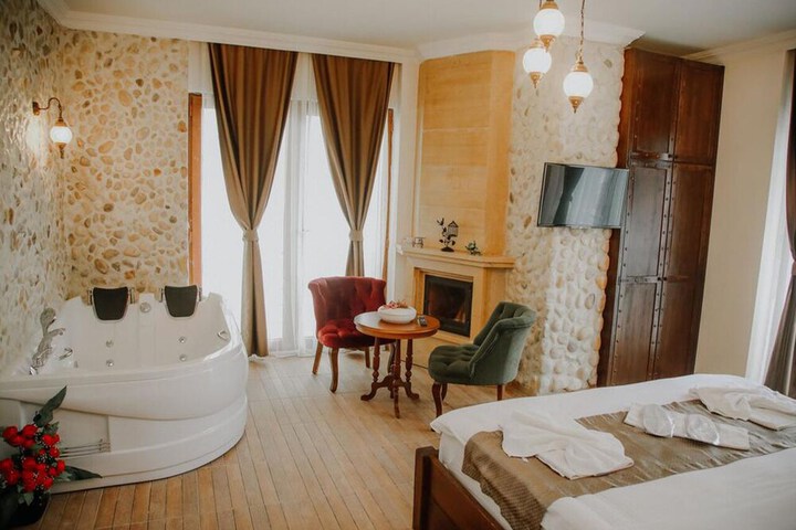 Room 5 of 37