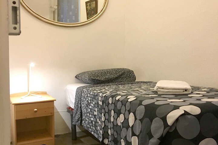 Room 2 of 12