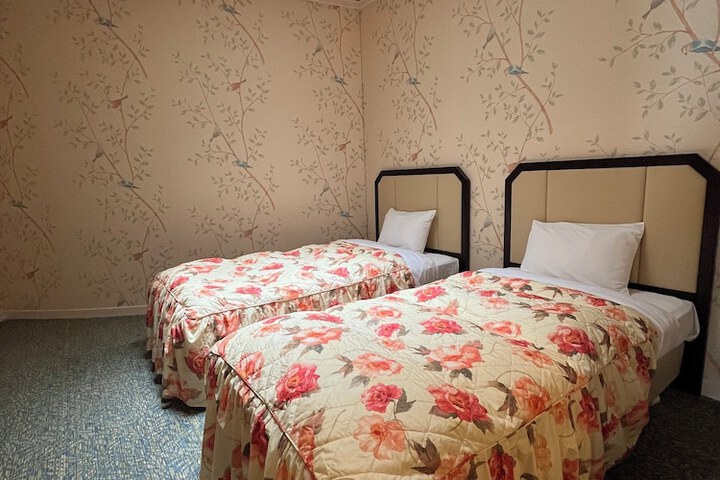 Room 37 of 59