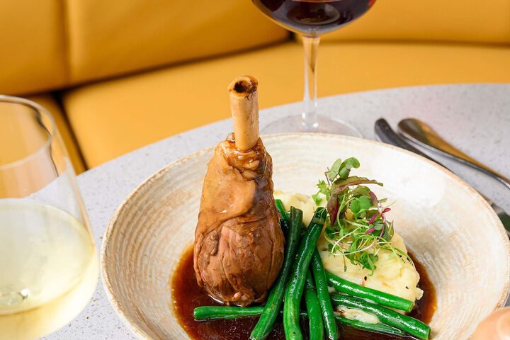 Dining 52 of 78