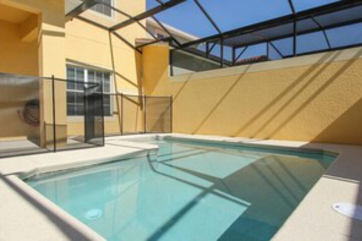 Pool 15 of 32