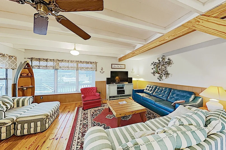 Room 2 of 17
