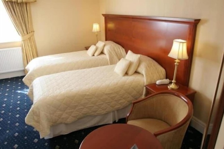 Room 14 of 32