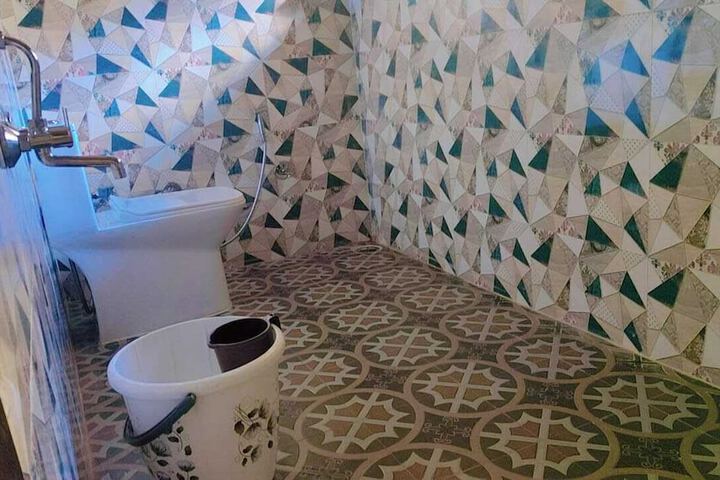 Room 18 of 37