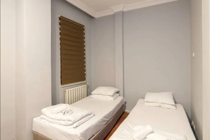 Room 5 of 14