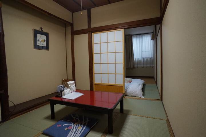 Room 10 of 29
