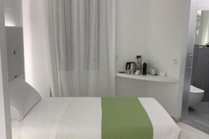 Room 10 of 21