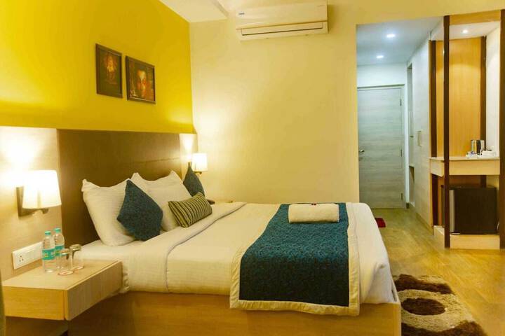 Room 4 of 14