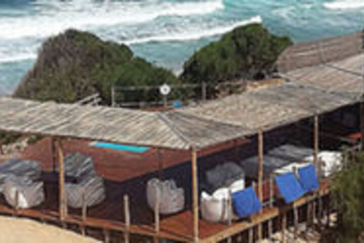 Sundeck 15 of 18