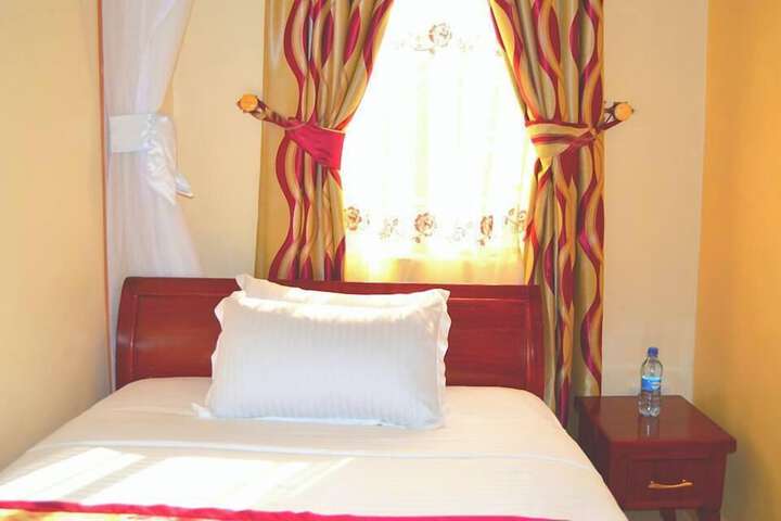 Room 6 of 19