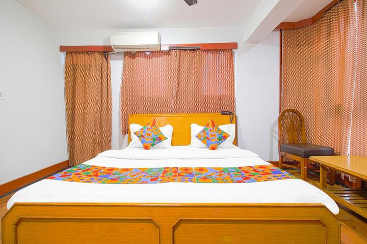 Room 12 of 28