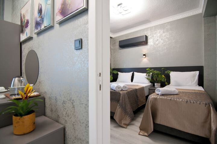 Room 12 of 42