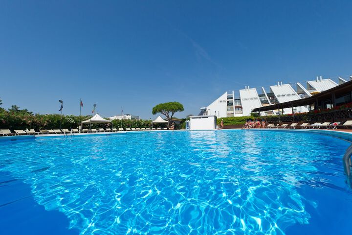 Pools & Facilities