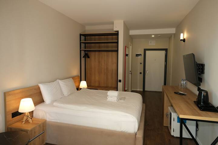 Room 21 of 48