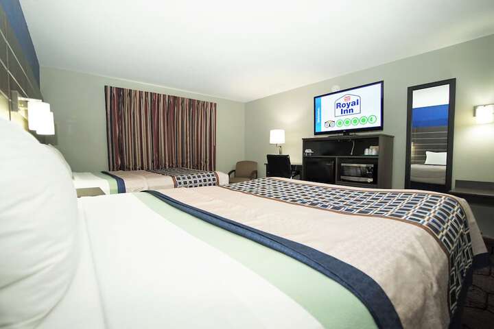 Deluxe 2 Queen Beds (12 of 21)