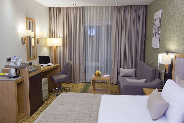 Room 12 of 85