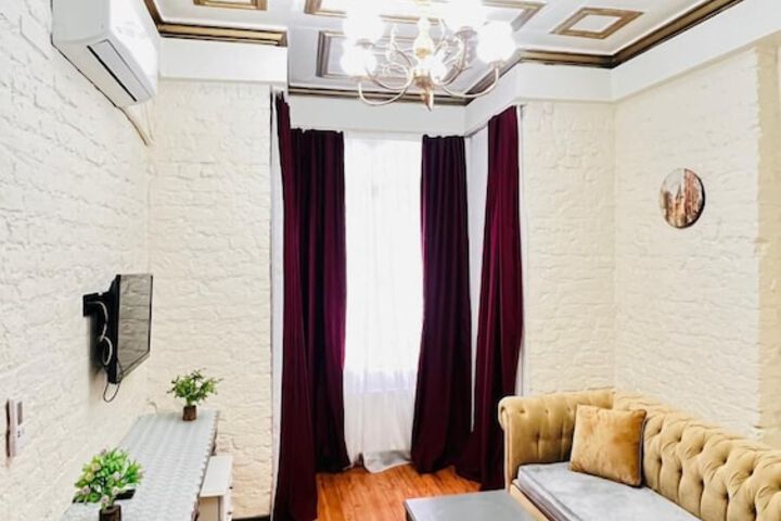 Room 15 of 19