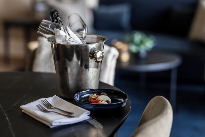 Champagne service