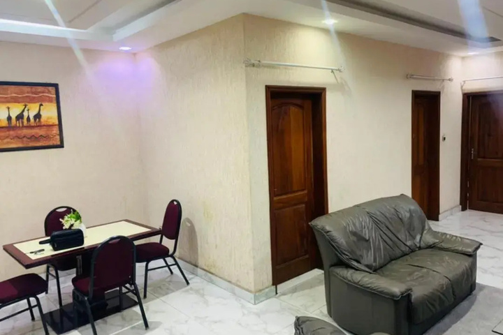 Room 7 of 14